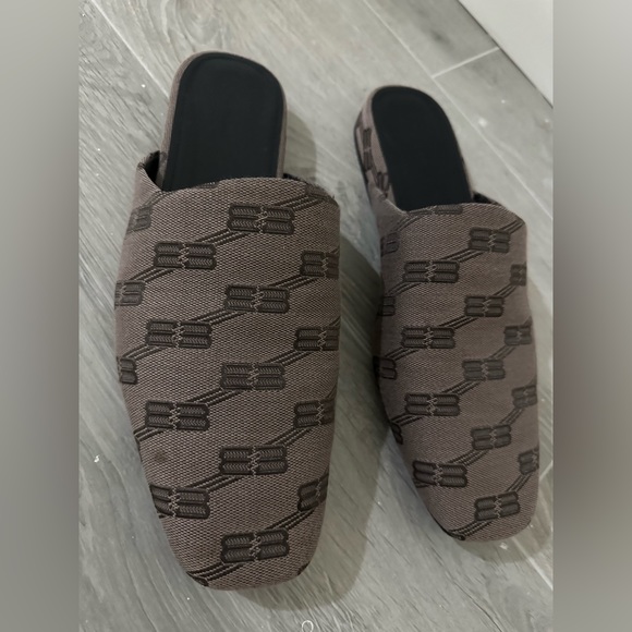Balenciaga BB monogramed mules - Picture 5 of 10